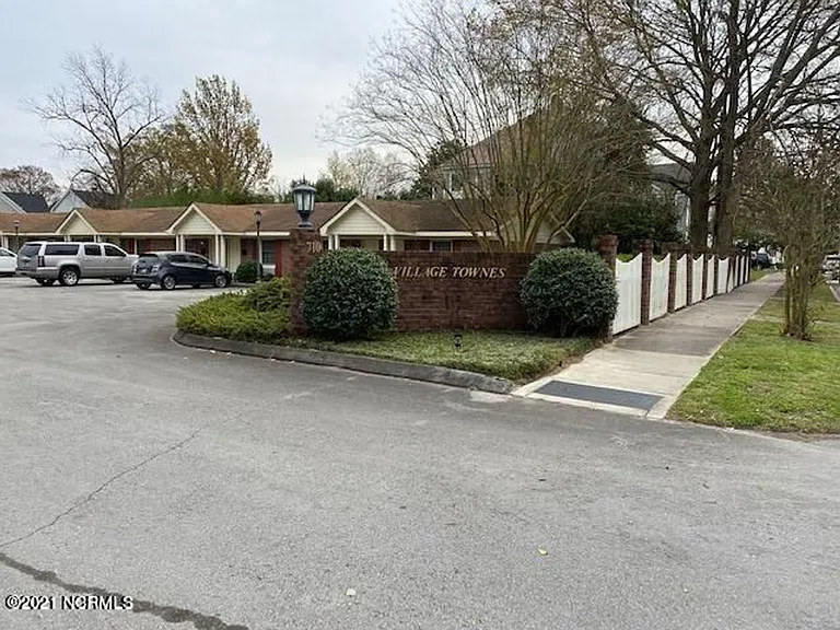 710 Craven St — Photo 1