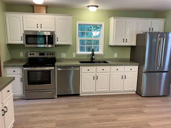 173 Peavey Town Road, Montville, ME 04941