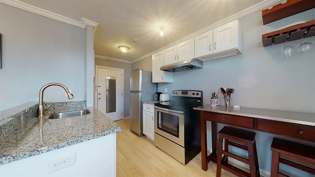 Building Photo - 181 Salem St #17