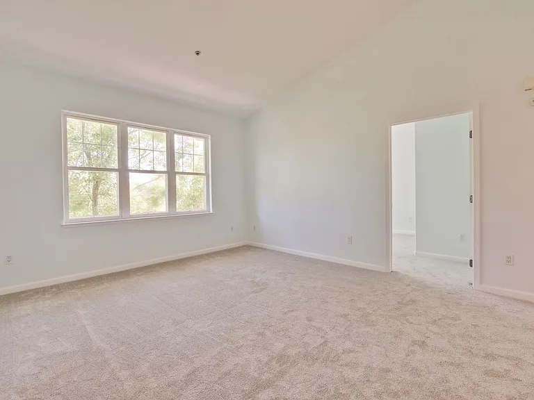 453 E Okeefe St #307 — Photo 9