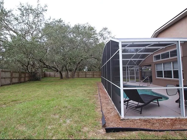 123 Pinewood Ct — Photo 32