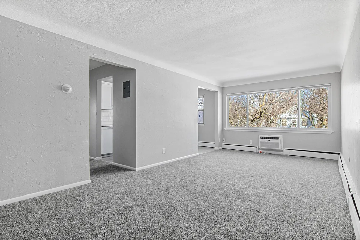 Building Photo - 1086 York Ave #1