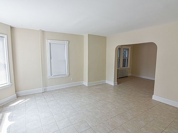 4th image of 141 Blackford Ave