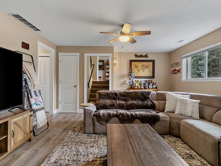 1897 E Quincy Dr — Photo 26