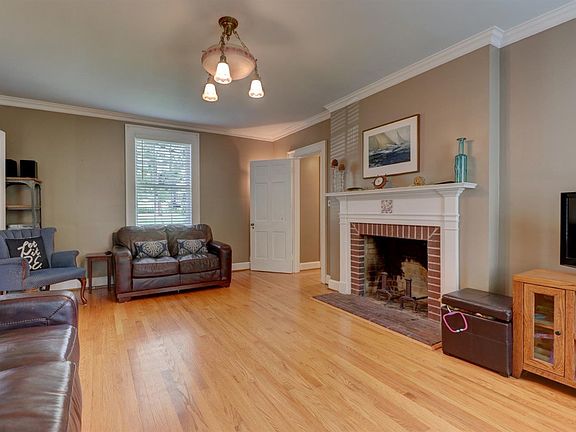 3rd image of 3617 Plymouth Pl