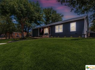 605 S Summer St, Lampasas, TX 76550