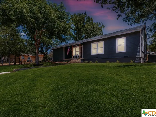 605 S Summer St, Lampasas, TX 76550