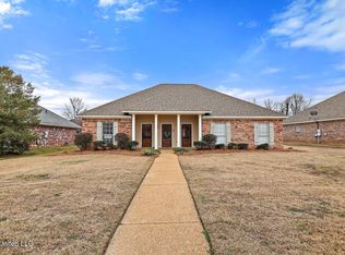 103 Granfield Ct, Canton, MS 39046