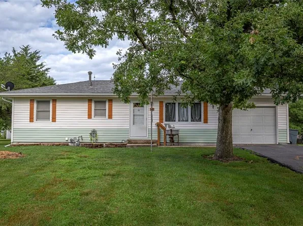 118 Maple St, Lathrop, MO 64465