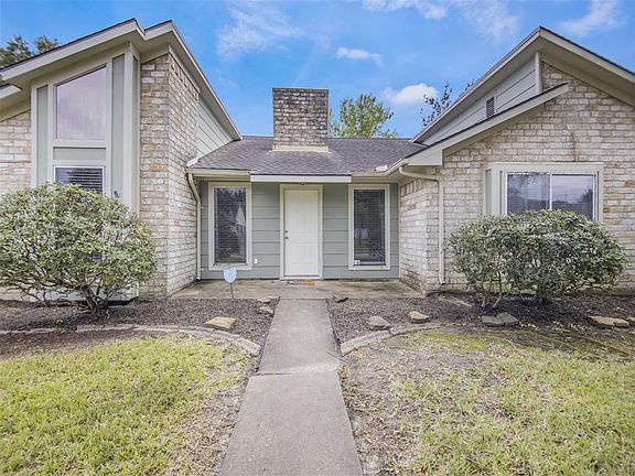 3rd image of 10702 Sagerock Dr