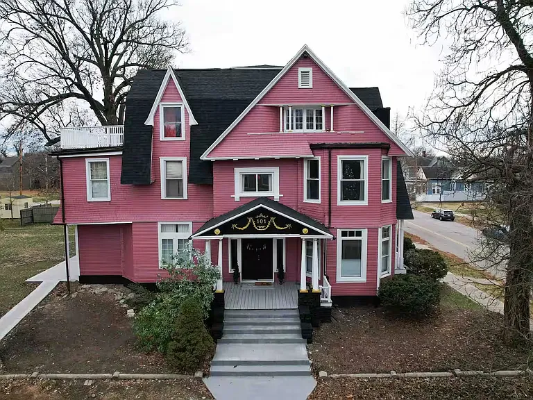 101 E Powell Ave #C — Photo 4