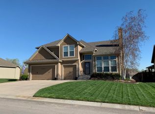 14217 Amanda Ln, Basehor, KS 66007