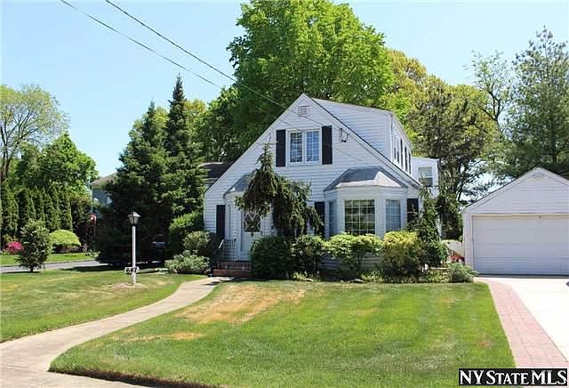 1st image of 647 Dacosta Ave
