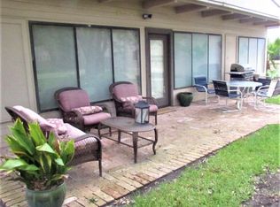 206 E Houston St, Beeville, TX 78102