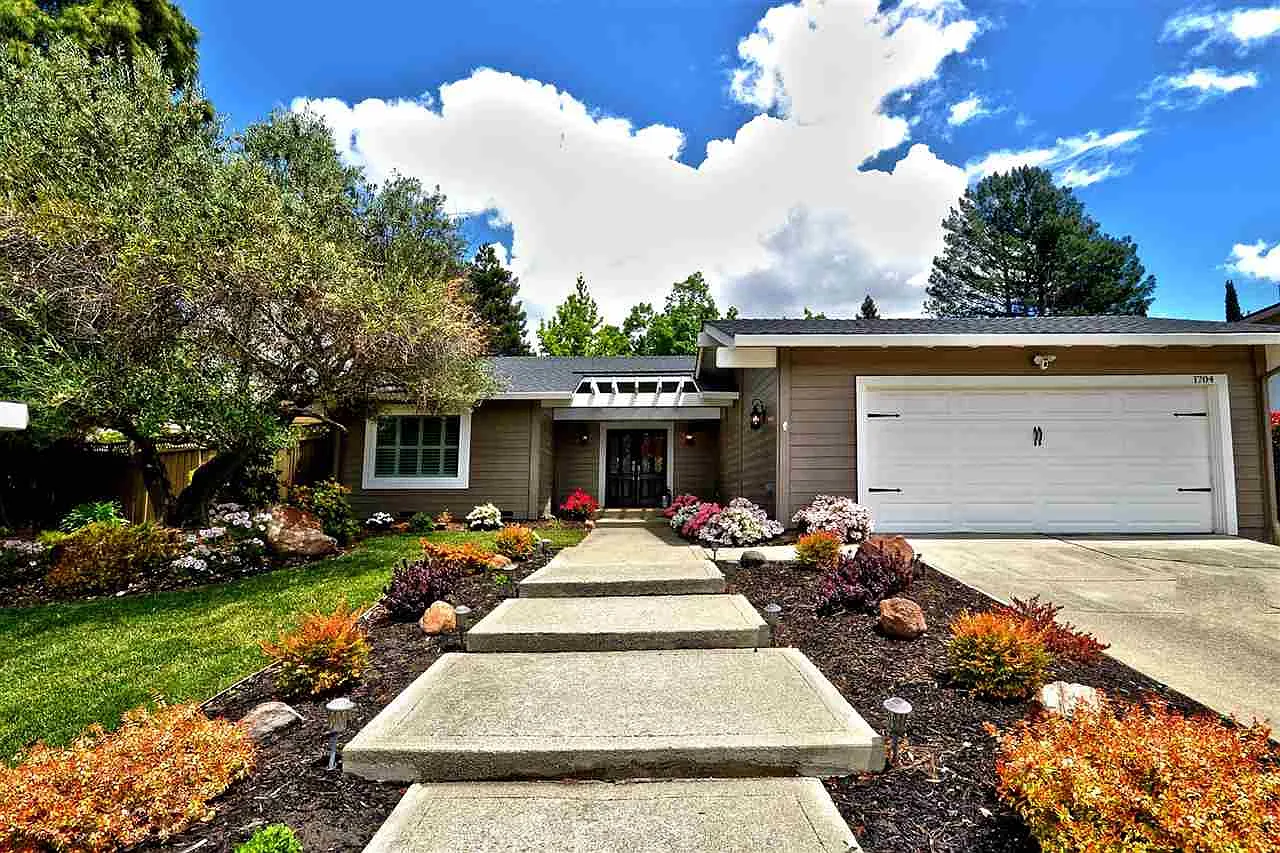 1704 Saint Norbert Dr photo 1