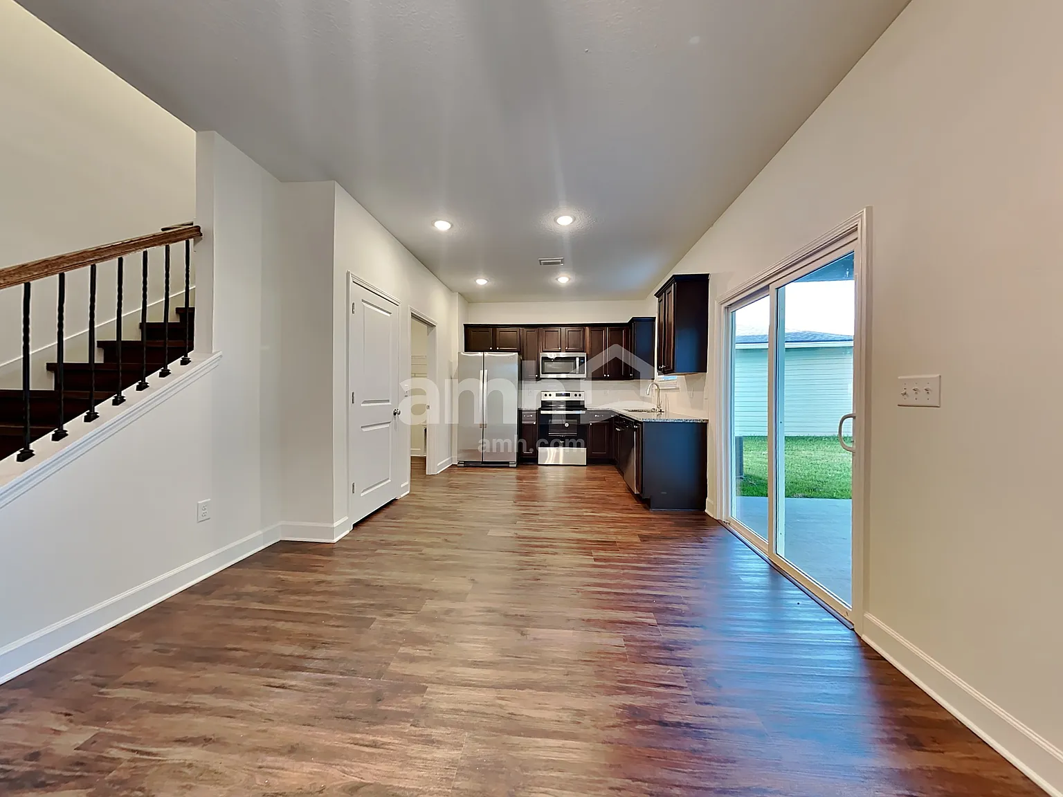 3 bed, 2.5 bath, 1420 sqft, $1,910 — Photo 4