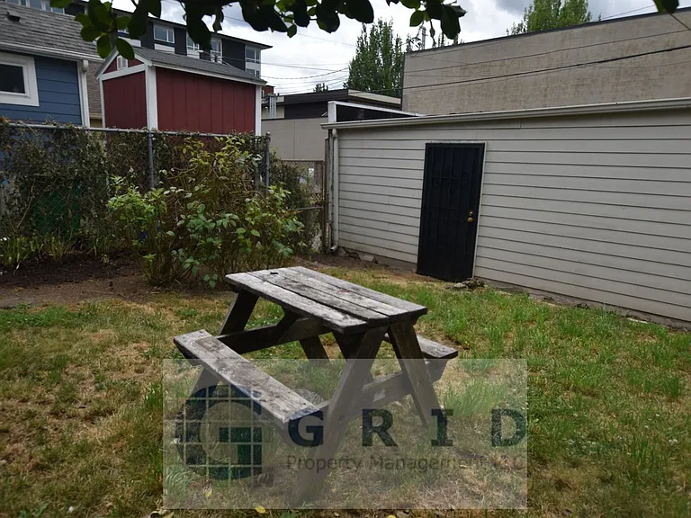 3929 N Albina Ave — Photo 18