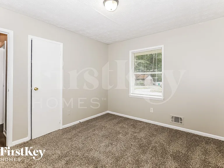 1334 Labelle St — Photo 14