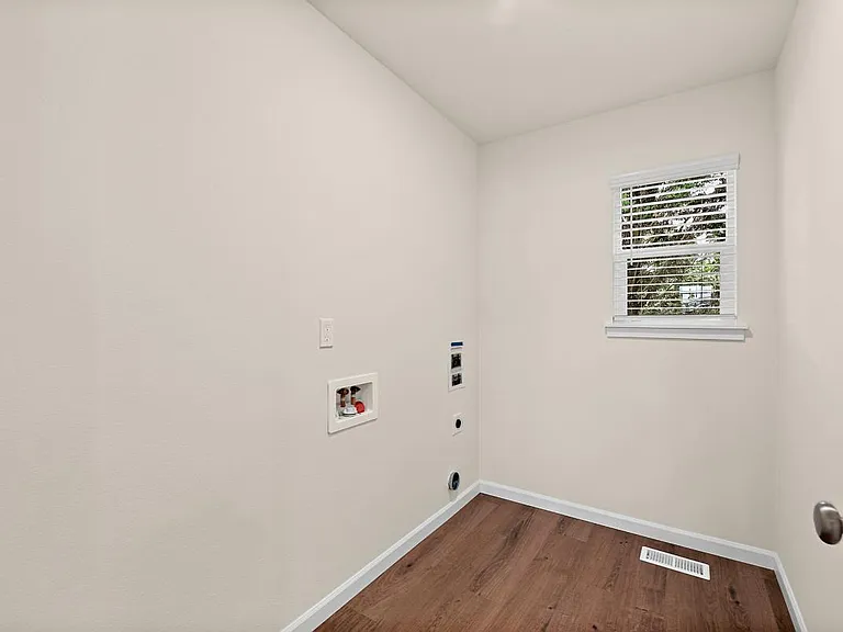 15851 Woodland Ct SE — Photo 23