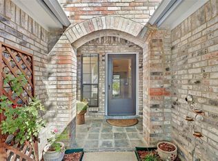 1105 Trenton Ln, Euless, TX 76040