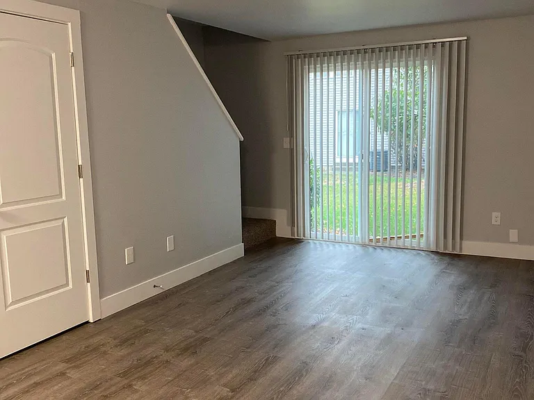 Sussex-Newly-Upgraded Living Room