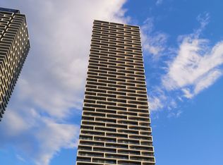 898 Portage Pkwy #5211, Vaughan, ON L4K 4Z4