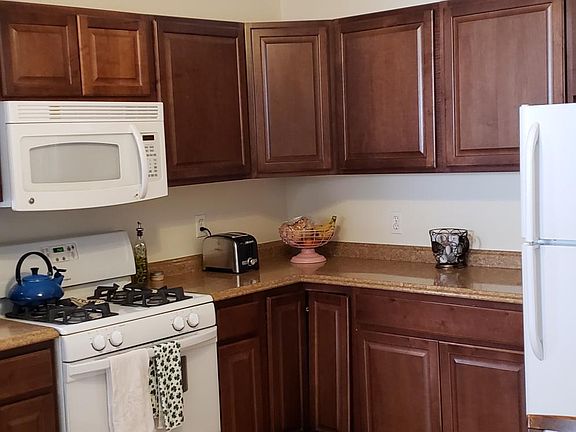 2nd image of 3040 N Clybourn Ave APT 1
