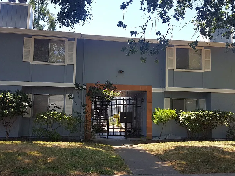 1814 V St — Photo 1