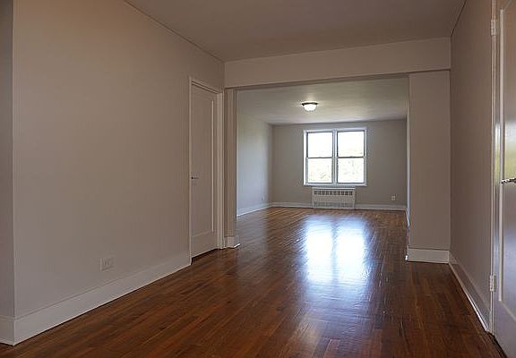 5th image of 350 Sterling St #440