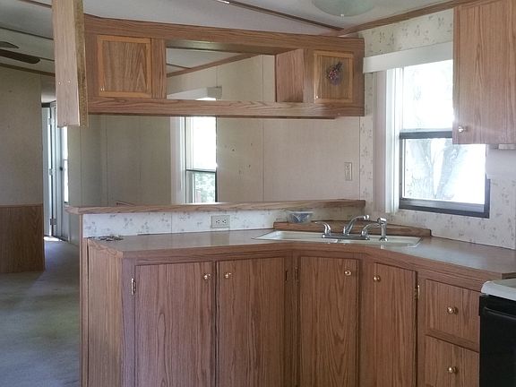 4th image of 63 Nora Ct