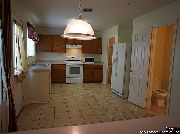 5th image of 5911 Twin Oaks Dr