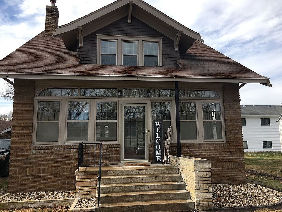 1st image of 217 S 8th St