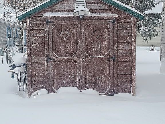 4th image of 4274 Louie Ln