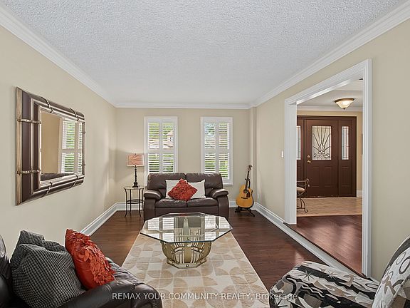 5th image of 23 Cranberry Ln
