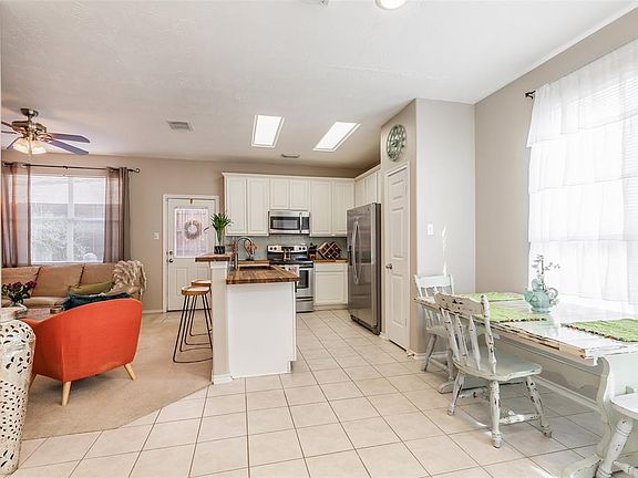 4th image of 16126 Market Garden Ln
