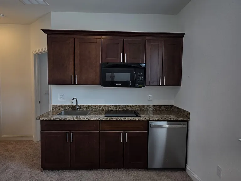 1505 Harvard Way — Photo 11