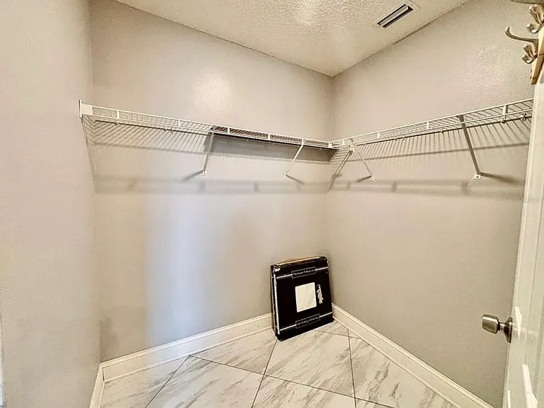12 Regency Dr — Photo 9