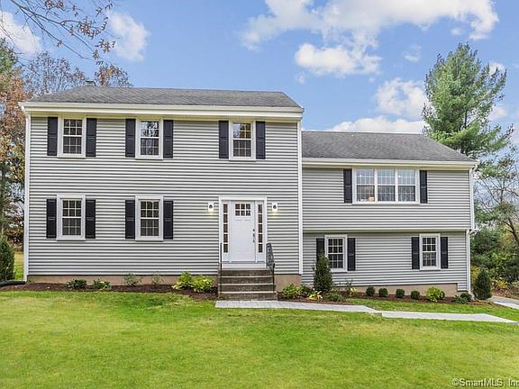2nd image of 50 Boulder Cir