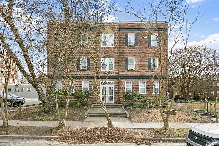1 bed, 1.0 bath, 476 sqft, $1,200 — Photo 4