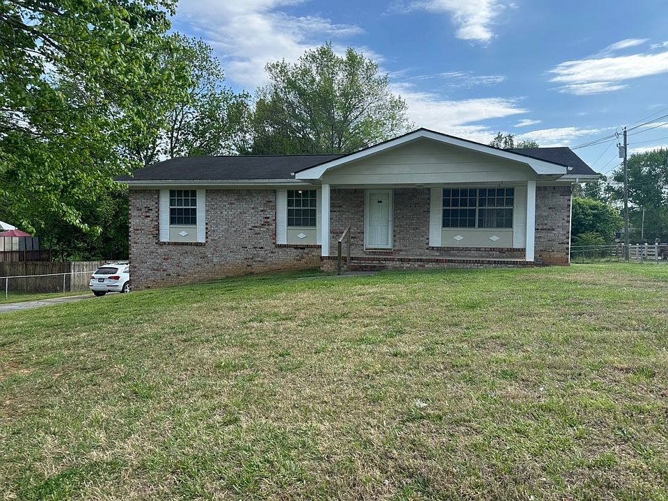 1st image of 157 Oakwood Cir NE