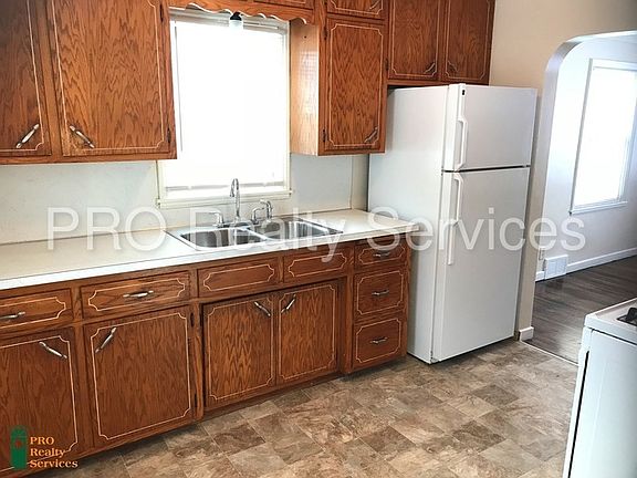 3rd image of 4133 Polk St NE