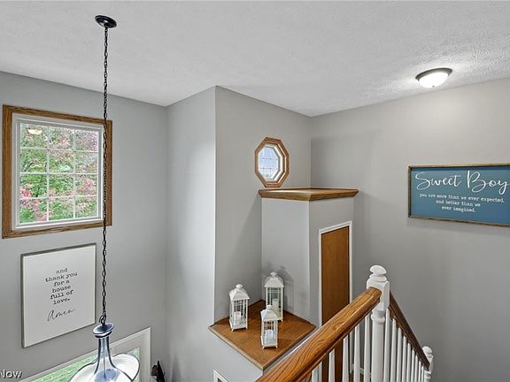 5th image of 3086 Hidden Brook Dr