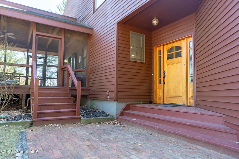 3rd image of 204 Louden Road