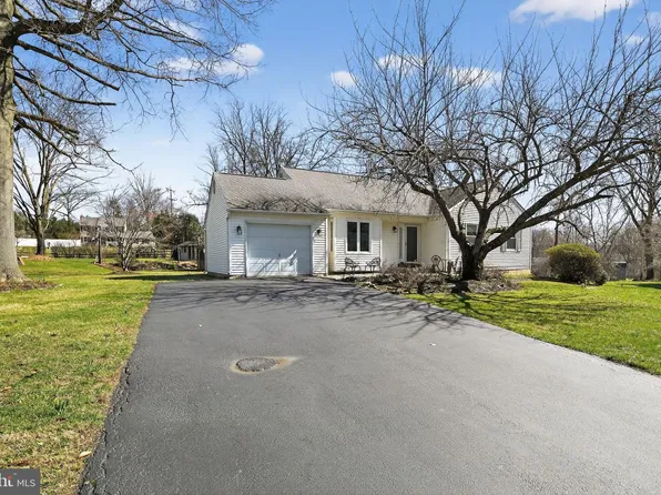 604 Lorient Dr, West Chester, PA 19382