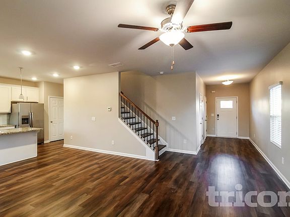 2nd image of 2867 McKenzie Dr
