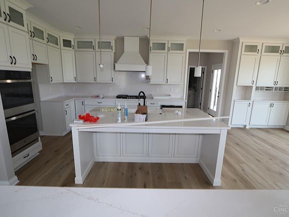 4th image of 8972 Suncrest Ln #13