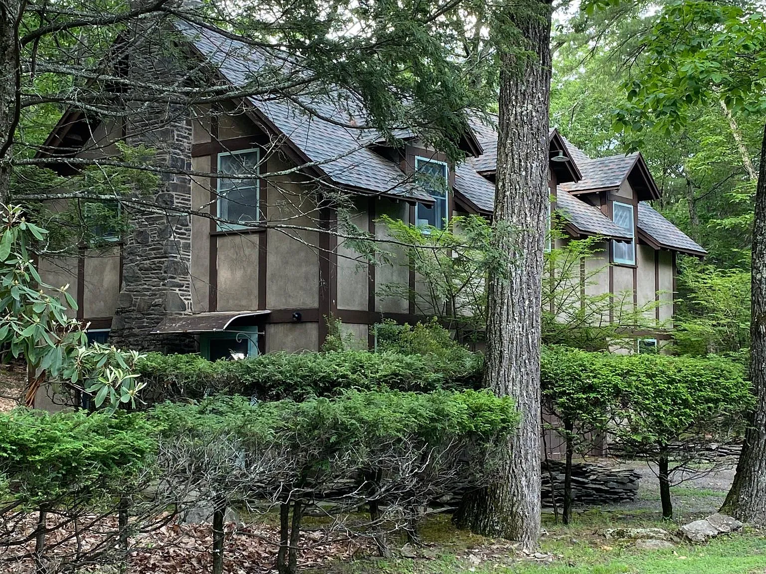 102 Boggs Hill Rd — Photo 1
