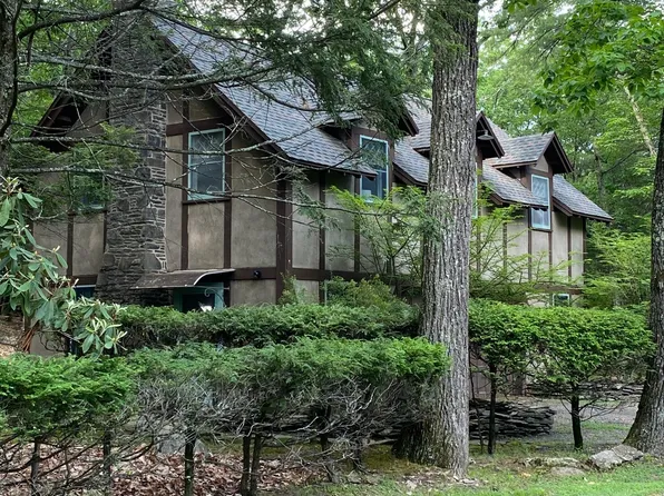 102 Boggs Hill Rd, Woodstock, NY 12498