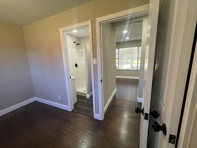 221 Campbell Dr — Photo 6