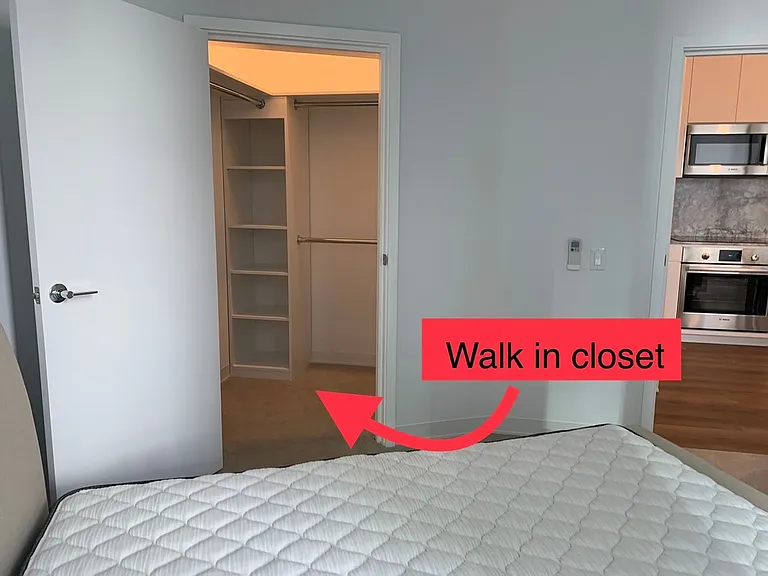 987 Queen St #804 — Photo 5